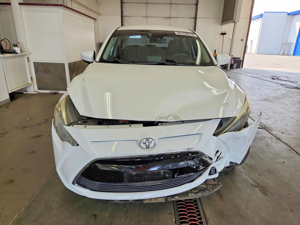 2017 Toyota Yaris მანქანა იყიდება აუქციონზე, vin: 3MYDLBYV4HY172524, აუქციონის ნომერი: 65159216