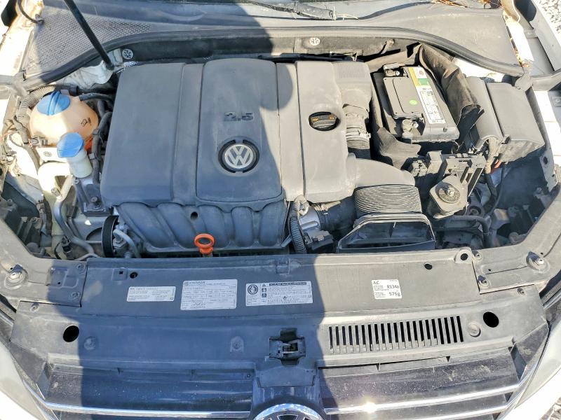 2013 Volkswagen Passat მანქანა იყიდება აუქციონზე, vin: 1VWBP7A33DC108720, აუქციონის ნომერი: 63773136