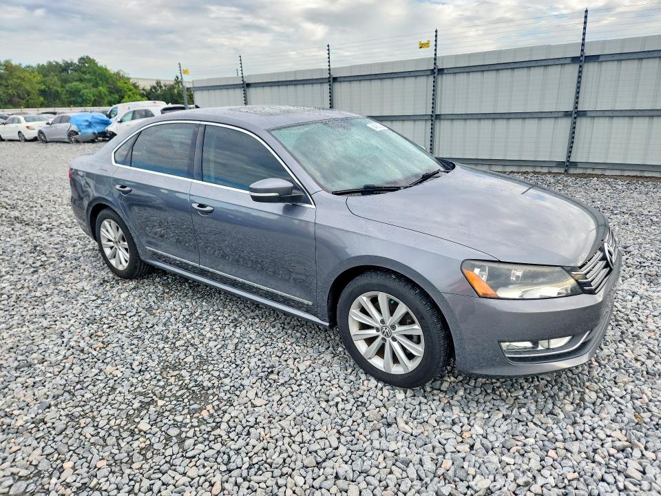 64082306 :رقم المزاد ، 1VWCH7A31DC021237 vin ، 2013 Volkswagen Passat مزاد بيع