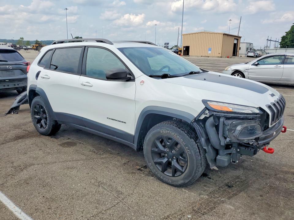 64306196 :رقم المزاد ، 1C4PJMBS8FW685985 vin ، 2015 Jeep Cherokee مزاد بيع