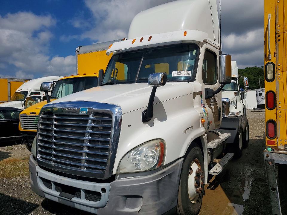 2010 Freightliner Cascadia 125 მანქანა იყიდება აუქციონზე, vin: 1FUJGEDR3ALAV5575, აუქციონის ნომერი: 64261336