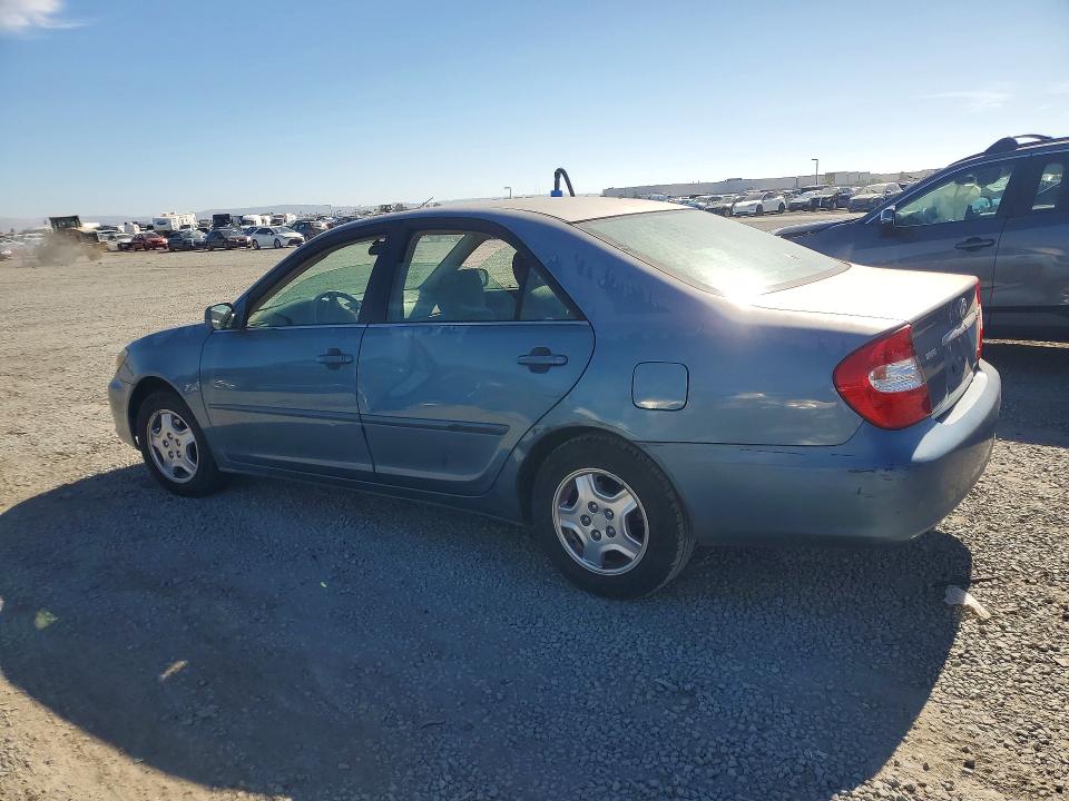 65051226 :رقم المزاد ، 4T1BF32K13U552400 vin ، 2003 Toyota Camry مزاد بيع