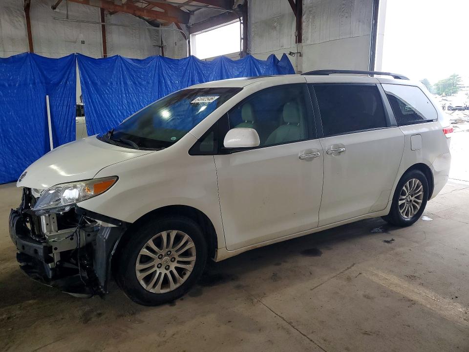Продажа на аукционе авто 2011 Toyota Sienna, vin: 5TDYK3DC2BS011472, номер лота: 64992546