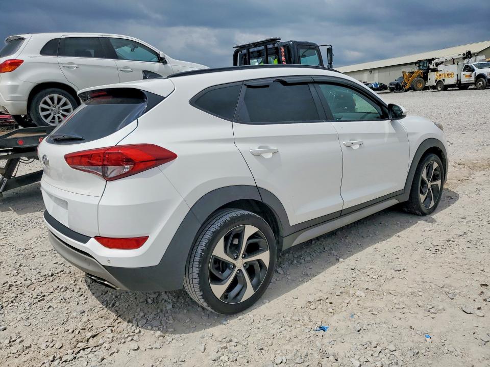 63948786 :رقم المزاد ، KM8J33A28JU783717 vin ، 2018 Hyundai Tucson مزاد بيع
