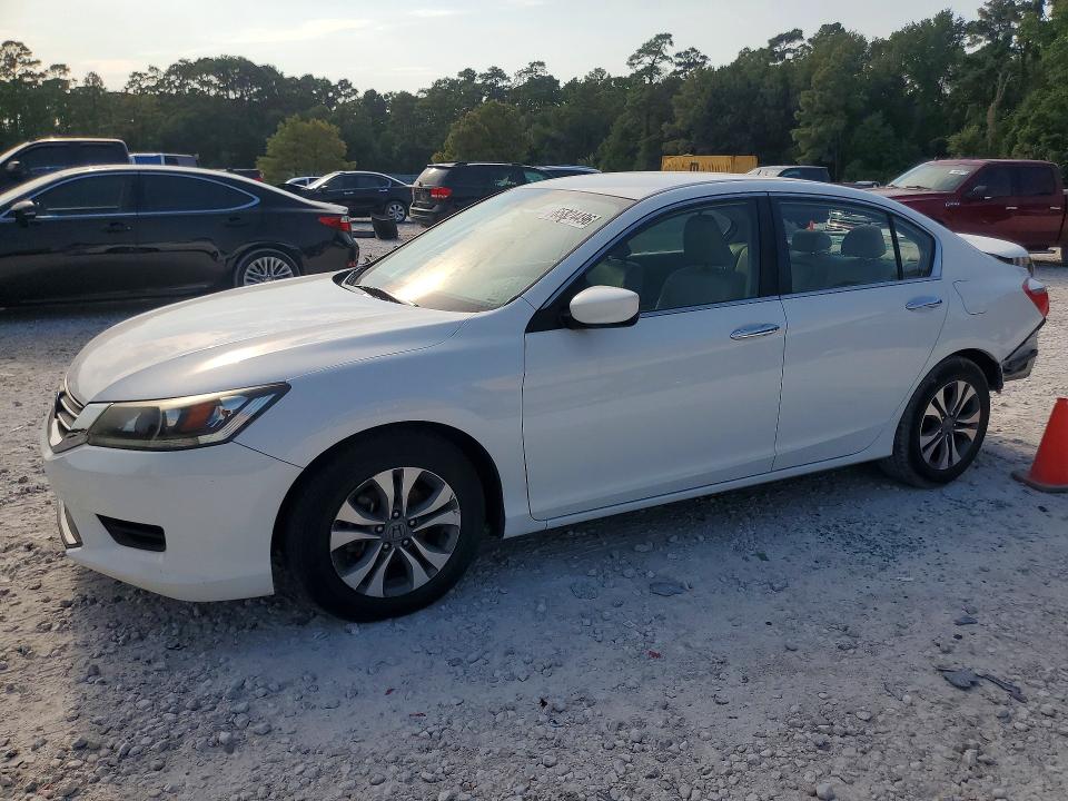 Auction sale of the 2015 Honda Accord, vin: 1HGCR2F33FA235156, lot number: 65824496