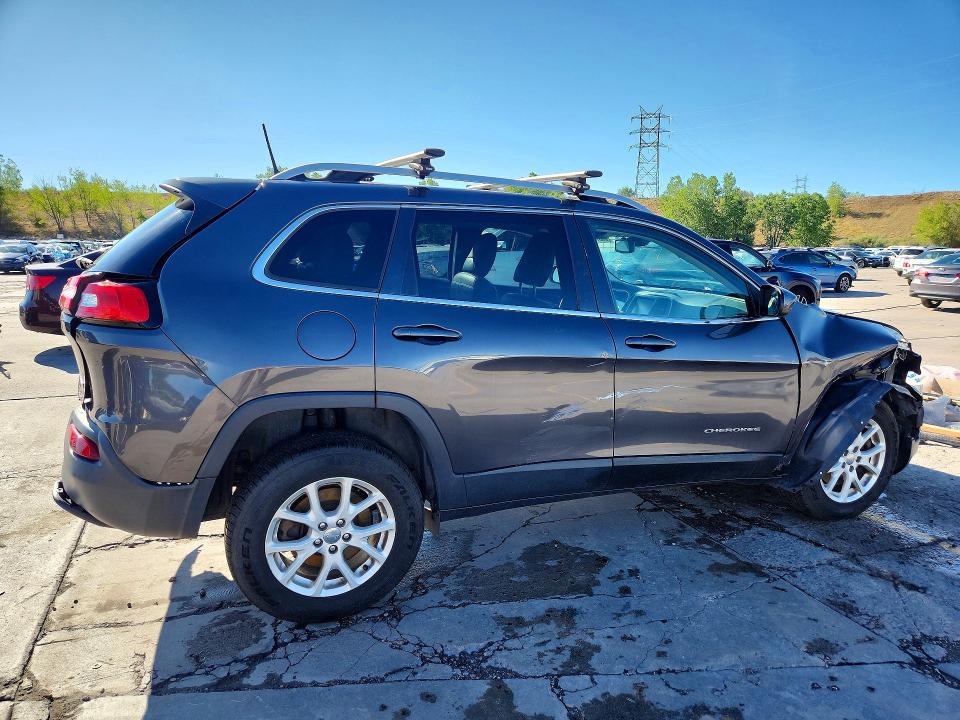 65310326 :رقم المزاد ، 1C4PJMCB3HW575802 vin ، 2017 Jeep Cherokee مزاد بيع