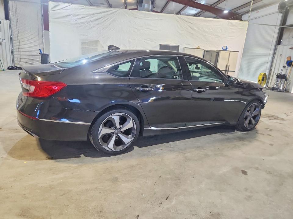 Продаж на аукціоні авто 2018 Honda Accord, vin: 1HGCV1F99JA163950, номер лоту: 65930036