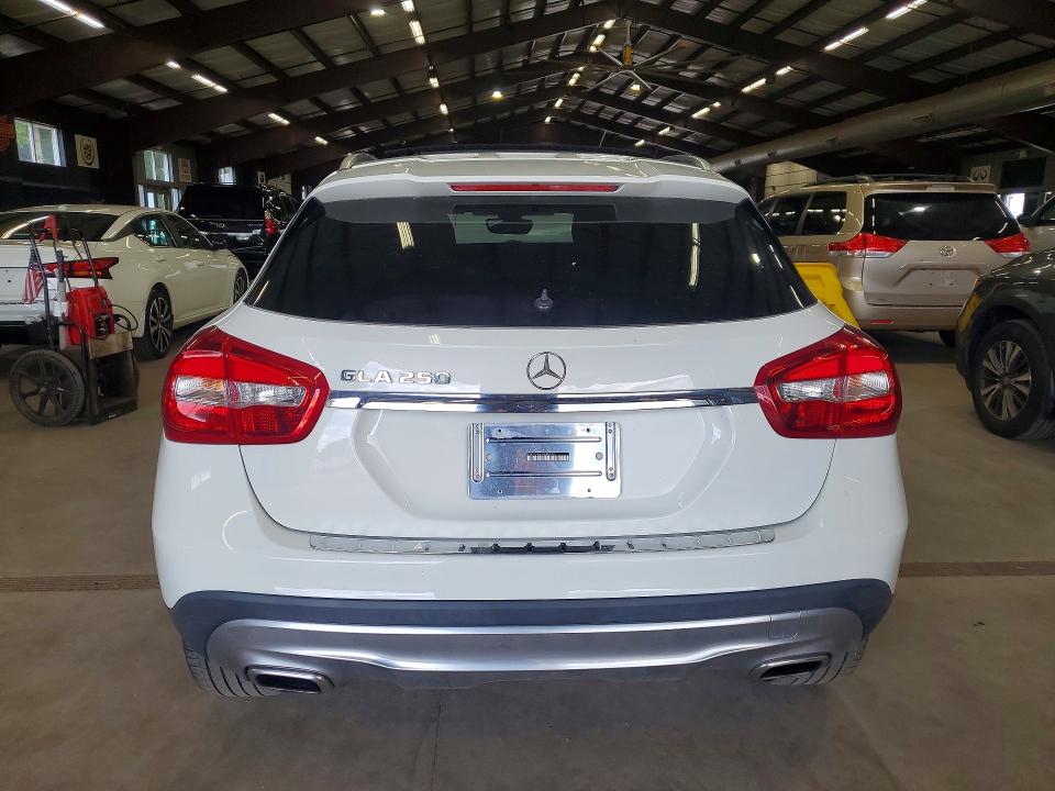 65806976 :رقم المزاد ، WDCTG4EB1HJ335293 vin ، 2017 Mercedes-benz Gla مزاد بيع