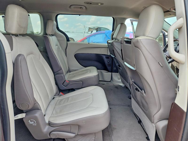 63167596 :رقم المزاد ، 2C4RC1EG8JR252399 vin ، 2018 Chrysler Pacifica مزاد بيع