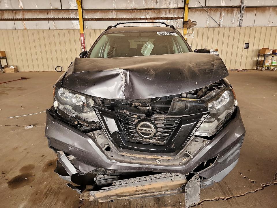 63017386 :رقم المزاد ، 5N1AT2MT0JC722396 vin ، 2018 Nissan Rogue مزاد بيع
