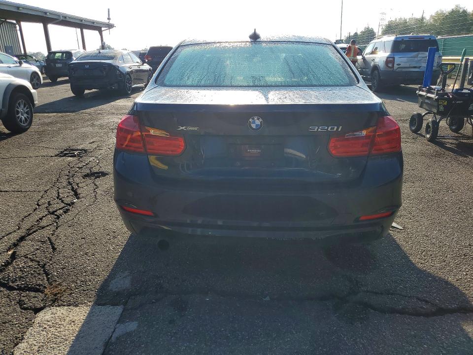65387486 :رقم المزاد ، WBA3C3C54EP662835 vin ، 2014 Bmw 320 مزاد بيع