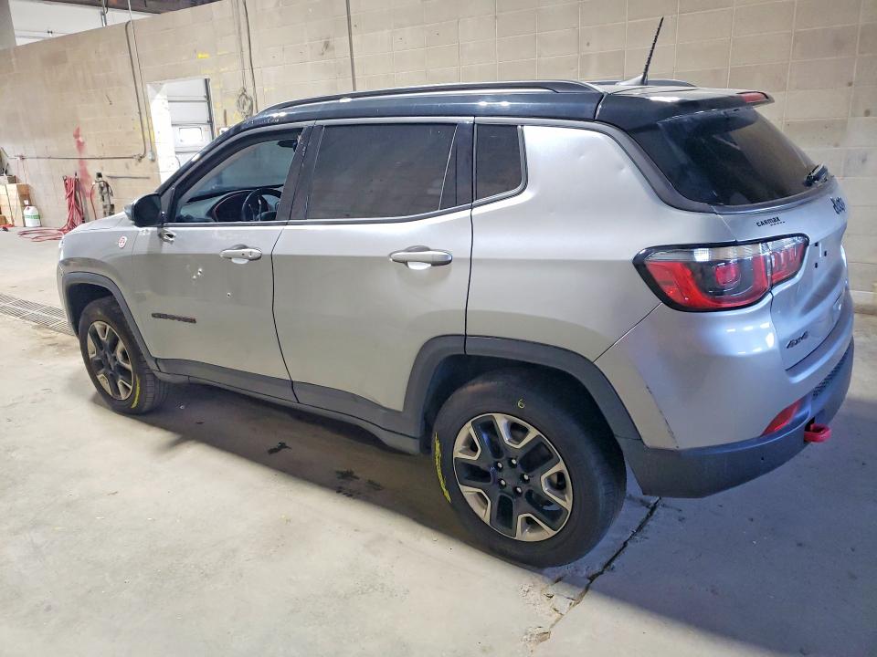 65496836 :رقم المزاد ، 3C4NJDDB9JT207349 vin ، 2018 Jeep Compass مزاد بيع