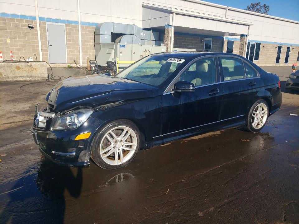 2013 Mercedes-benz C მანქანა იყიდება აუქციონზე, vin: WDDGF8AB9DA811782, აუქციონის ნომერი: 66057756