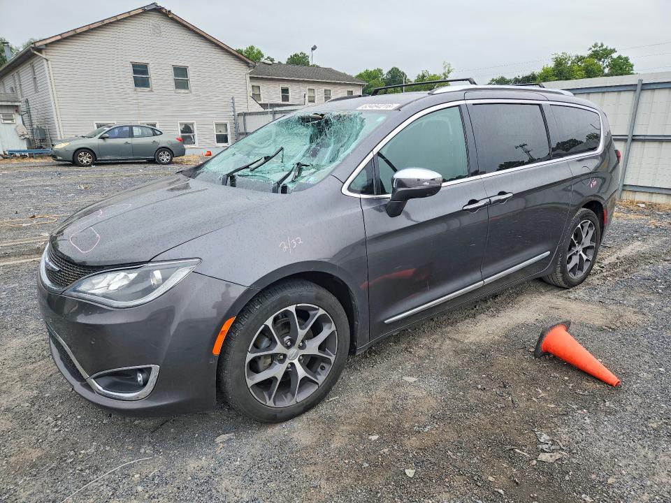 63484216 :رقم المزاد ، 2C4RC1GG8JR323372 vin ، 2018 Chrysler Pacifica مزاد بيع