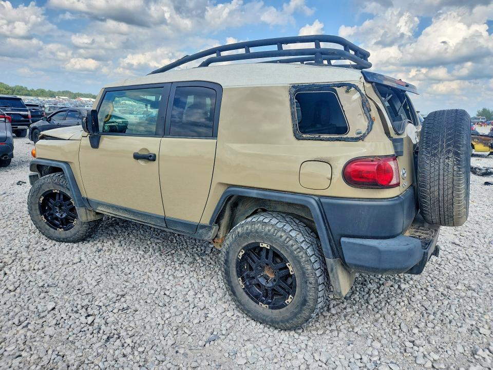 63823216 :رقم المزاد ، JTEBU4BF3BK100943 vin ، 2011 Toyota Fj Cruiser مزاد بيع