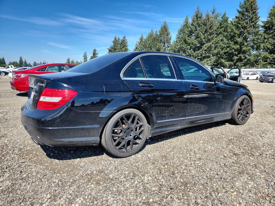 2014 Mercedes-benz C მანქანა იყიდება აუქციონზე, vin: WDDGF8AB9EG237246, აუქციონის ნომერი: 67005656