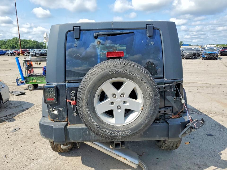 2010 Jeep Wrangler Unlimited მანქანა იყიდება აუქციონზე, vin: 1J4BA3H11AL117178, აუქციონის ნომერი: 65702086