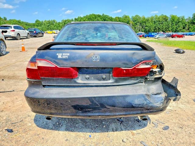 Продаж на аукціоні авто 1998 Honda Accord, vin: 1HGCG1657WA054417, номер лоту: 64900176
