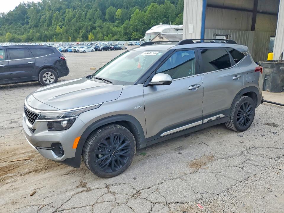 65442176 :رقم المزاد ، KNDEUCA21P7405989 vin ، 2023 Kia Seltos مزاد بيع