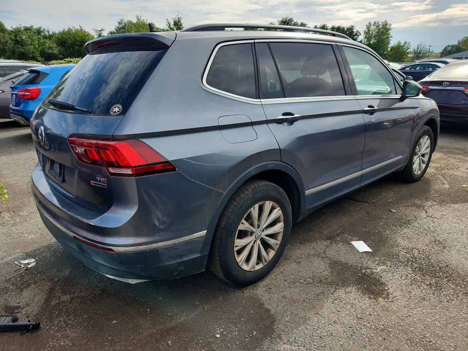 67519596 :رقم المزاد ، 3VV2B7AX2JM162266 vin ، 2018 Volkswagen Tiguan مزاد بيع