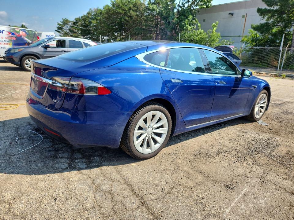 Продажа на аукционе авто 2017 Tesla Model S, vin: 5YJSA1E28HF216875, номер лота: 64471506