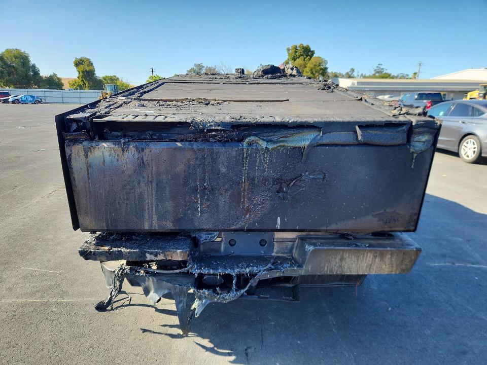 2024 Tesla Cybertruck მანქანა იყიდება აუქციონზე, vin: 7G2CEHEE3RA000326, აუქციონის ნომერი: 60577306