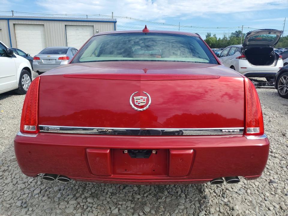 63739916 :رقم المزاد ، 1G6KD5E66BU117040 vin ، 2011 Cadillac Dts مزاد بيع