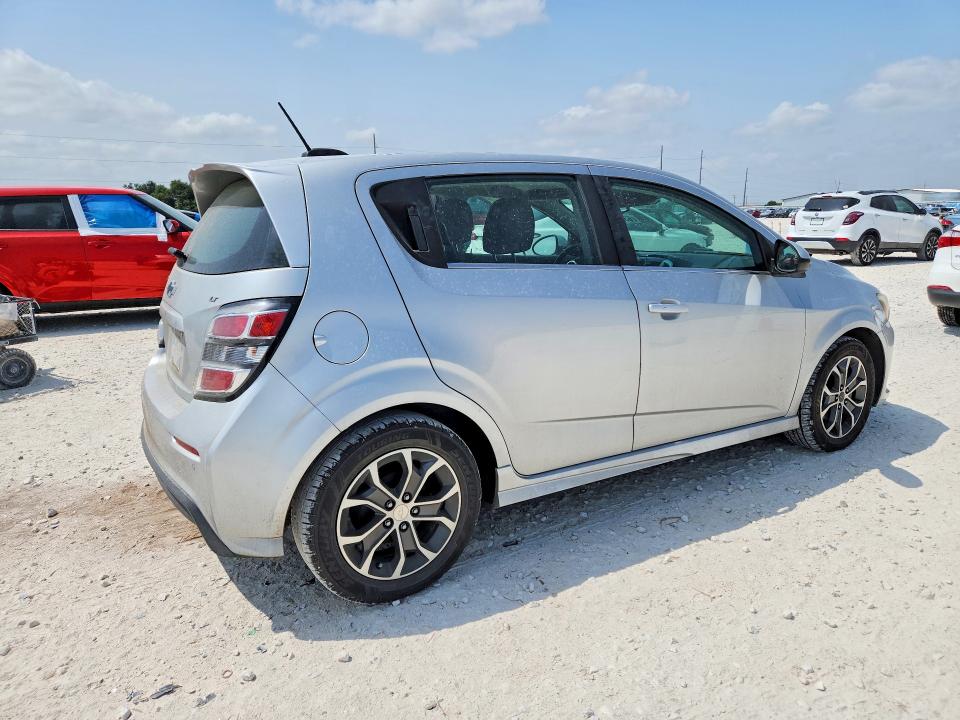 63860716 :رقم المزاد ، 1G1JD6SH6J4129572 vin ، 2018 Chevrolet Sonic مزاد بيع