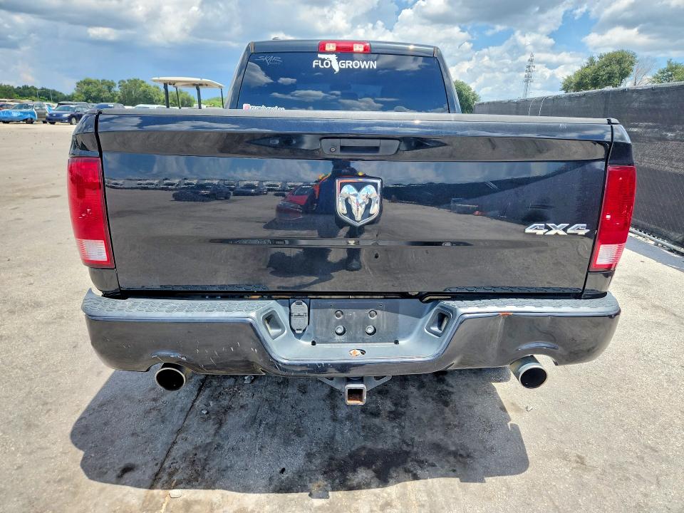 64811216 :رقم المزاد ، 1C6RR7FT1KS568036 vin ، 2019 Ram 1500 Classic مزاد بيع