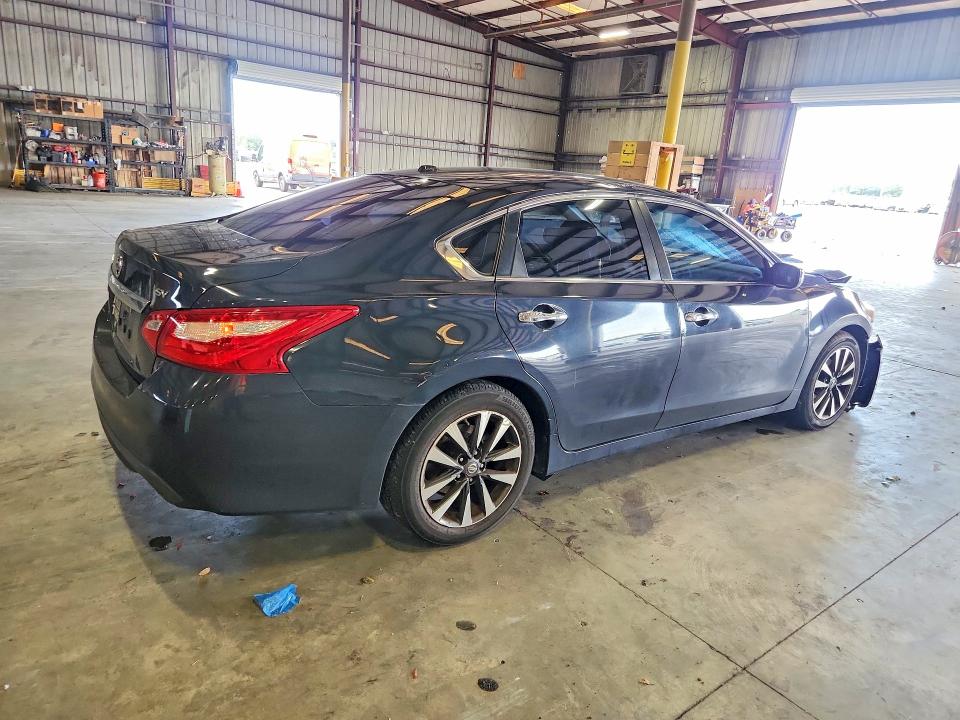 Продаж на аукціоні авто 2017 Nissan Altima, vin: 1N4AL3AP9HC139438, номер лоту: 64000166