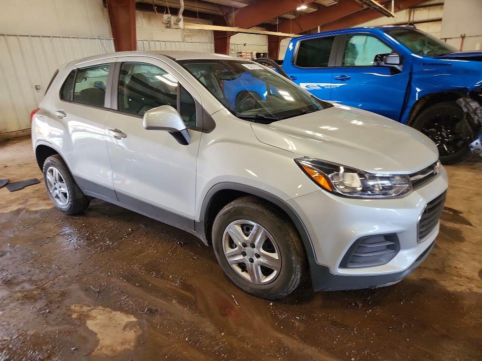 64370126 :رقم المزاد ، 3GNCJKSB1HL286192 vin ، 2017 Chevrolet Trax مزاد بيع