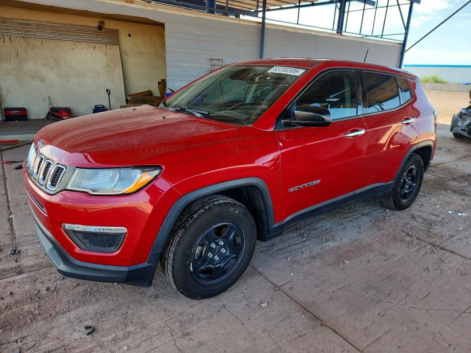63700306 :رقم المزاد ، 3C4NJCAB2JT368950 vin ، 2018 Jeep Compass مزاد بيع