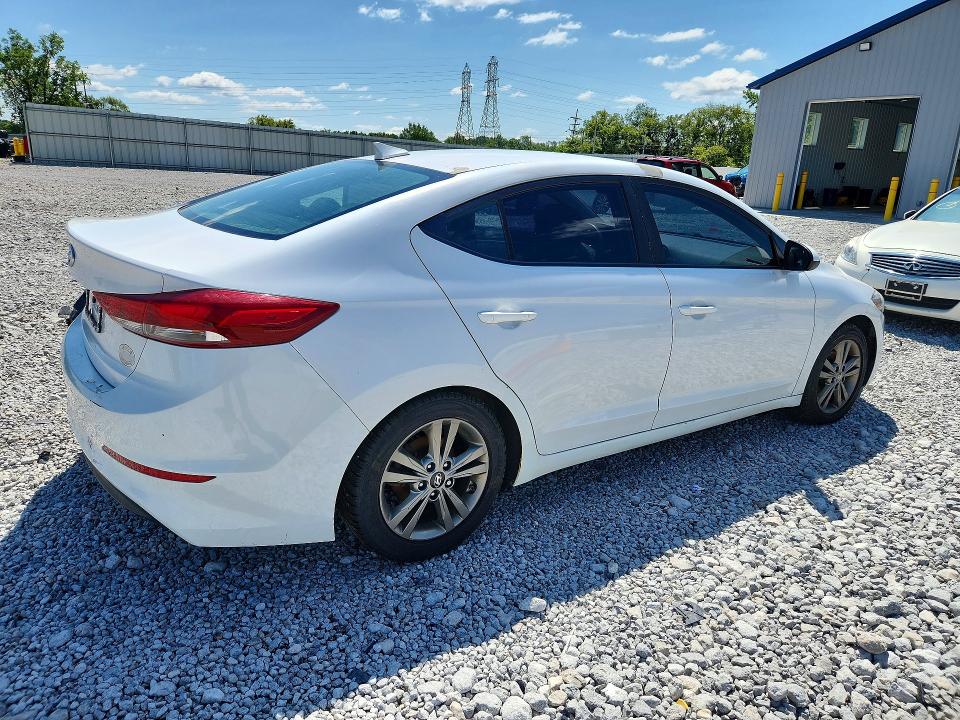 62273866 :رقم المزاد ، 5NPD84LF6JH215842 vin ، 2018 Hyundai Elantra مزاد بيع