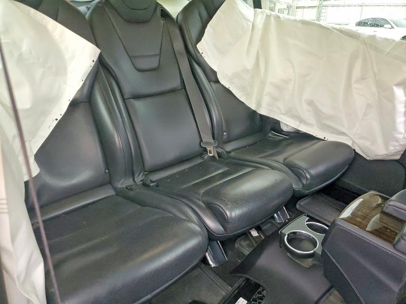 63347736 :رقم المزاد ، 5YJXCAE43GF000898 vin ، 2016 Tesla Model X مزاد بيع
