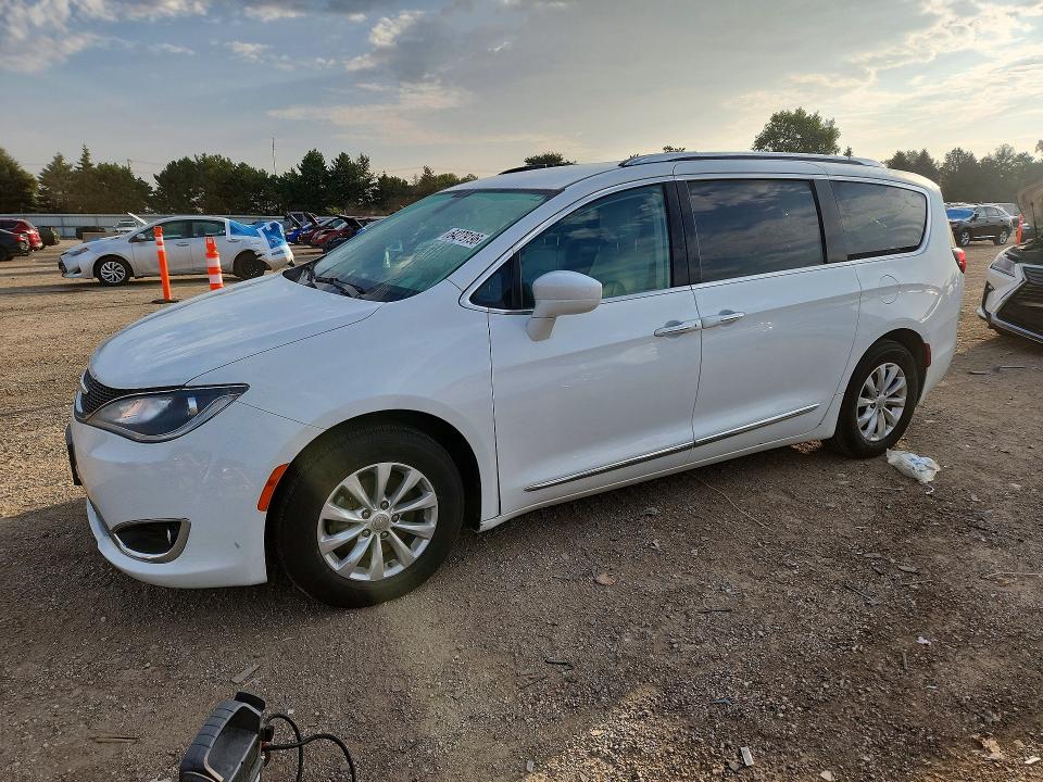 Aukcja sprzedaży 2018 Chrysler Pacifica, vin: 2C4RC1BGXJR136447, numer aukcji: 64279196