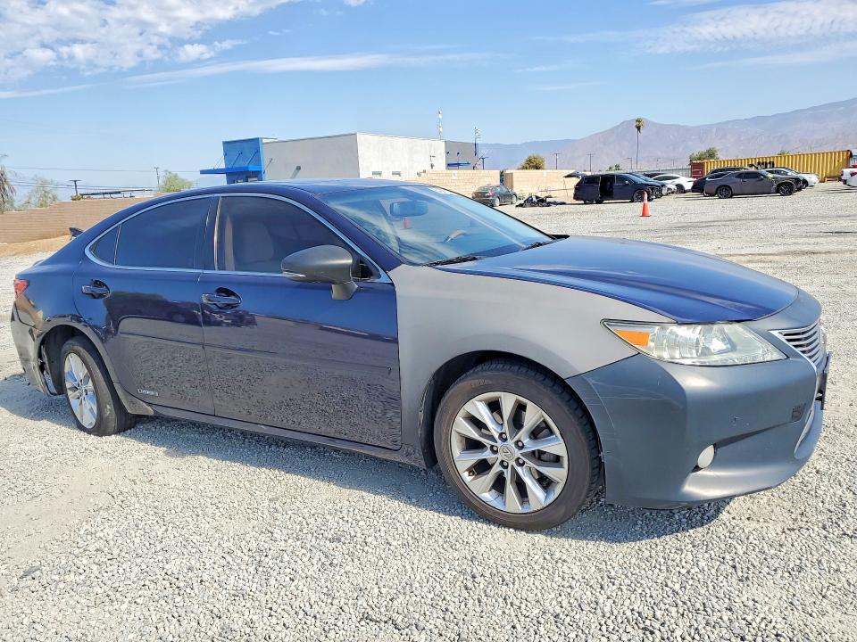 64047276 :رقم المزاد ، JTHBW1GG2D2028939 vin ، 2013 Lexus Es مزاد بيع