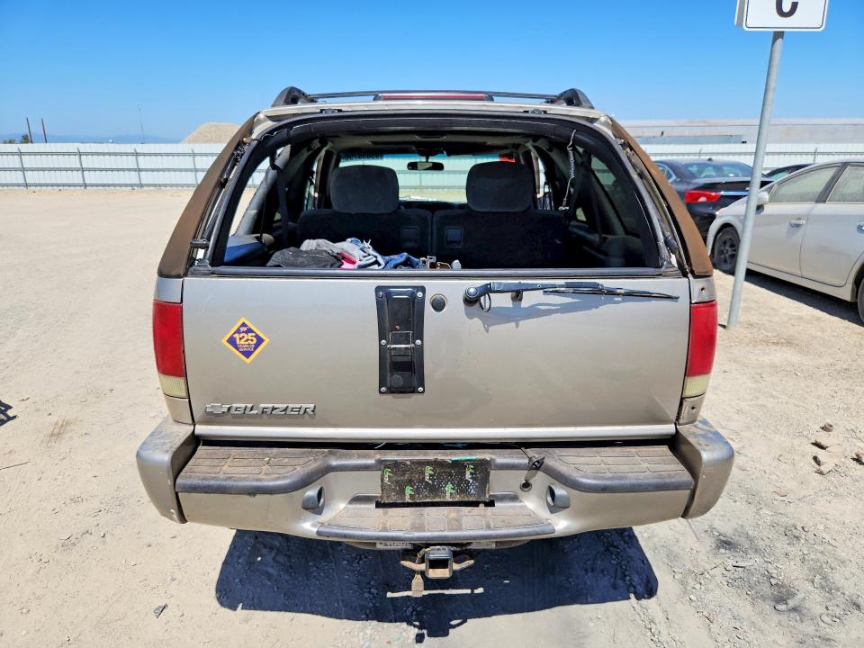 65858756 :رقم المزاد ، 1GNCT18W52K142894 vin ، 2002 Chevrolet Blazer مزاد بيع