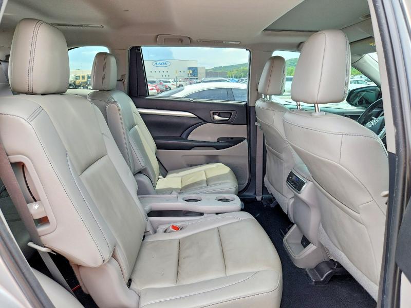 2019 Toyota Highlander მანქანა იყიდება აუქციონზე, vin: 5TDKZRFH2KS565138, აუქციონის ნომერი: 65176006