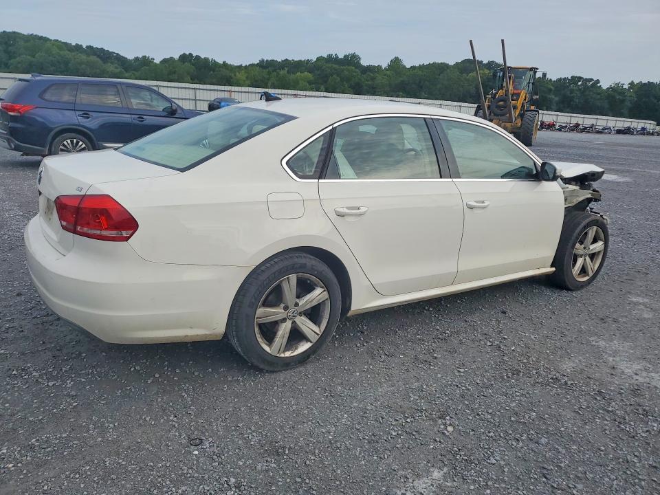 64552456 :رقم المزاد ، 1VWBH7A39DC128676 vin ، 2013 Volkswagen Passat مزاد بيع