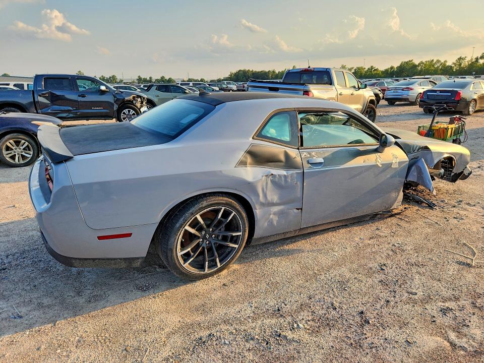 Auction sale of the 2022 Dodge Challenger, vin: 2C3CDZFJ1NH172051, lot number: 67107686