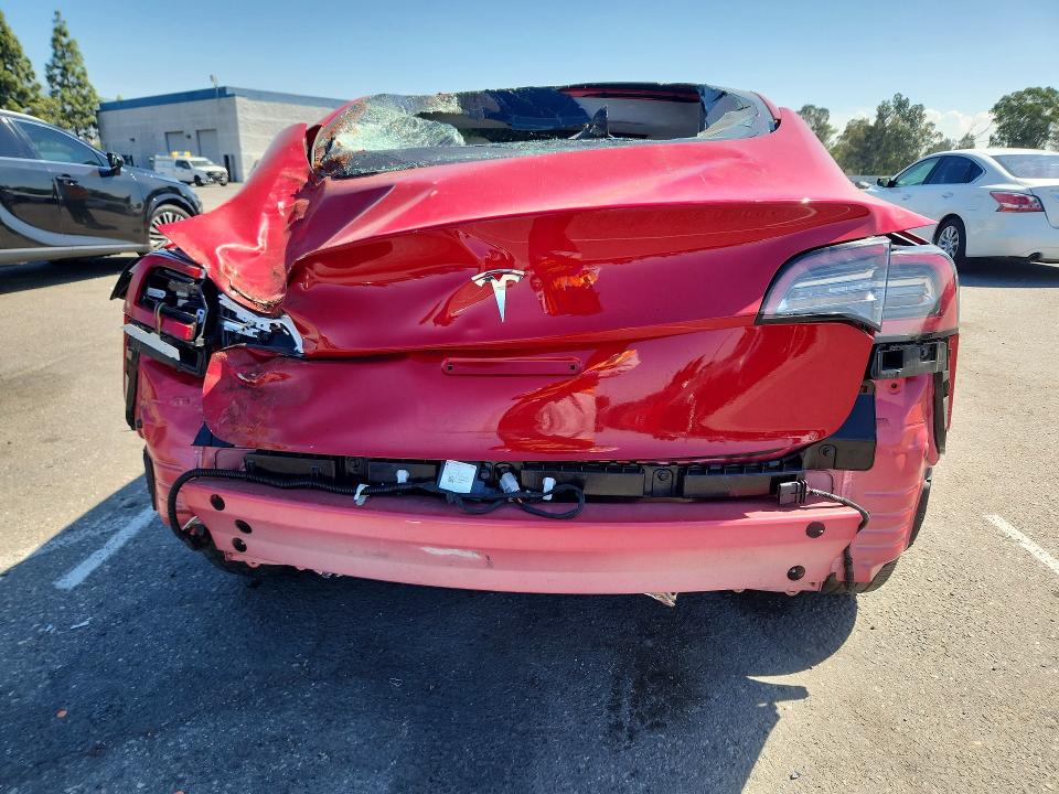 65940356 :رقم المزاد ، 5YJ3E1EAXNF361010 vin ، 2022 Tesla Model 3 مزاد بيع
