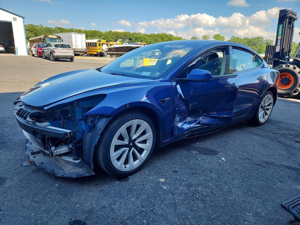2022 Tesla Model 3 მანქანა იყიდება აუქციონზე, vin: 5YJ3E1EA3NF370793, აუქციონის ნომერი: 63899696