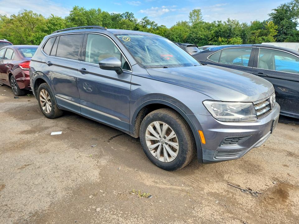 67519596 :رقم المزاد ، 3VV2B7AX2JM162266 vin ، 2018 Volkswagen Tiguan مزاد بيع
