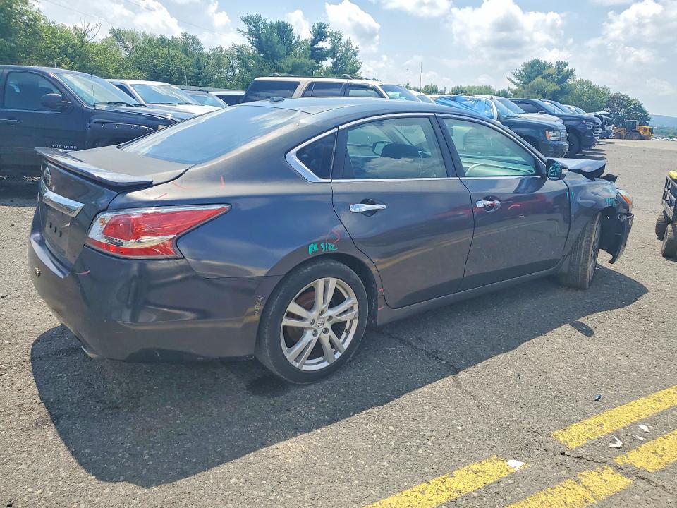 2013 Nissan Altima მანქანა იყიდება აუქციონზე, vin: 1N4BL3AP1DC252427, აუქციონის ნომერი: 63184446