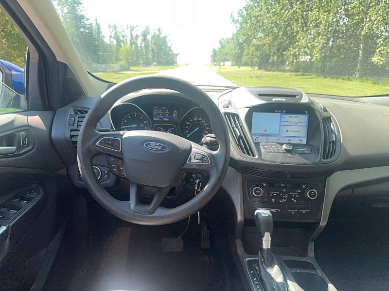 2017 Ford Escape მანქანა იყიდება აუქციონზე, vin: 1FMCU9G95HUA55909, აუქციონის ნომერი: 64071066