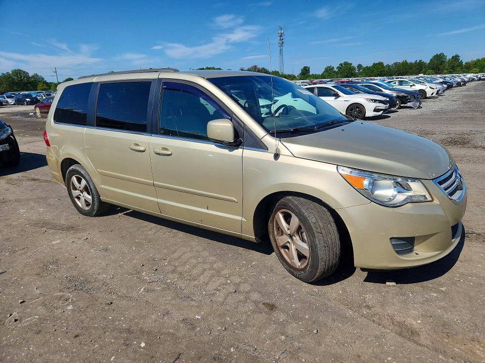 64375126 :رقم المزاد ، 2V4RW3DG1BR789563 vin ، 2011 Volkswagen Routan مزاد بيع