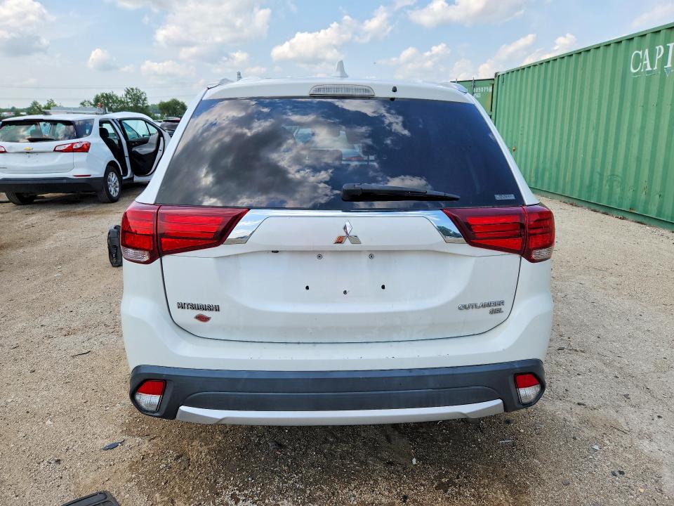 2018 Mitsubishi Outlander მანქანა იყიდება აუქციონზე, vin: JA4AZ3A33JZ013420, აუქციონის ნომერი: 65732796