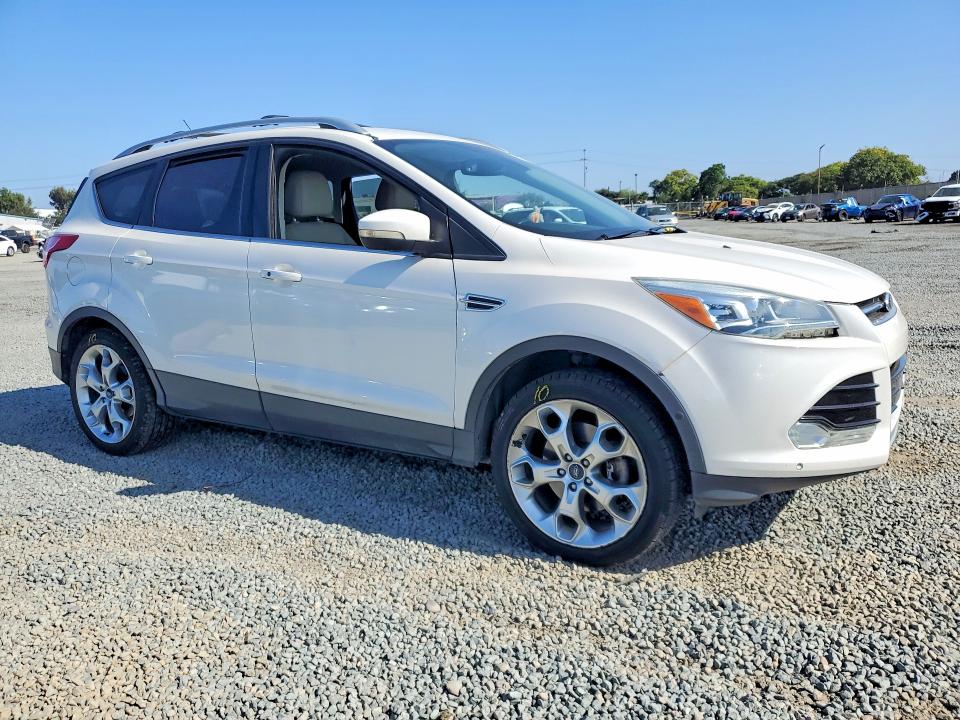 67191046 :رقم المزاد ، 1FMCU9J96EUB62696 vin ، 2014 Ford Escape مزاد بيع