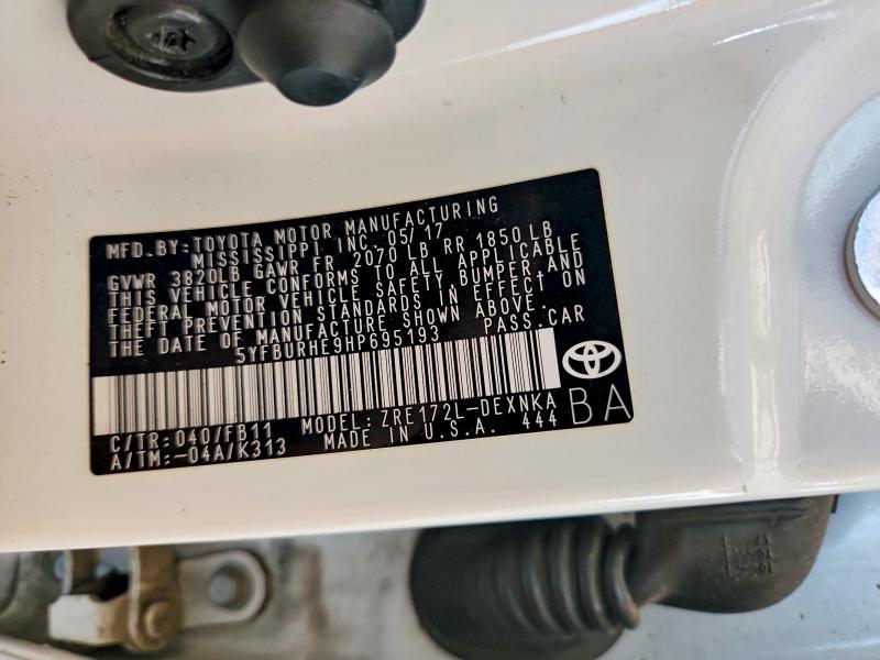 2017 Toyota Corolla მანქანა იყიდება აუქციონზე, vin: 5YFBURHE9HP695193, აუქციონის ნომერი: 63880266