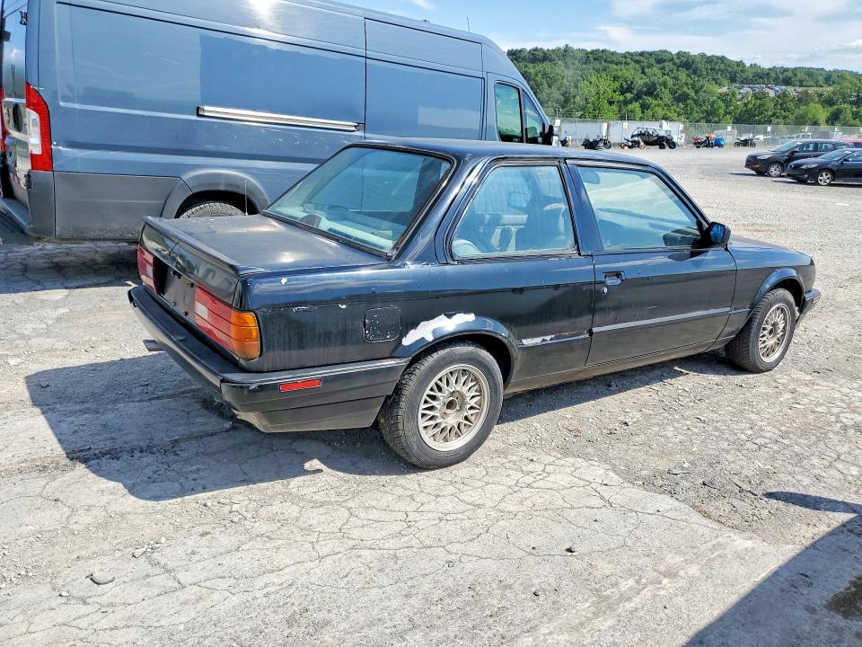 1991 Bmw 318 მანქანა იყიდება აუქციონზე, vin: WBAAF9319MEE72976, აუქციონის ნომერი: 63207846
